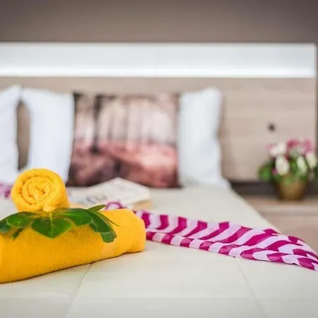 Villa Playa De Fanabe Sleeps 8 Pool Air Con Wifi *