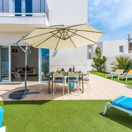 Playa De Fanabe Sleeps 8 Pool Air Con Wifi