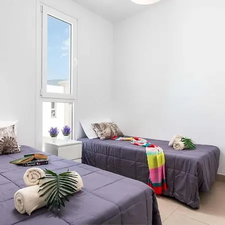 Playa De Fanabe Sleeps 8 Pool Air Con Wifi Villa