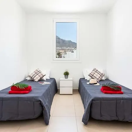 Villa Playa De Fanabe Sleeps 8 Pool Air Con Wifi *