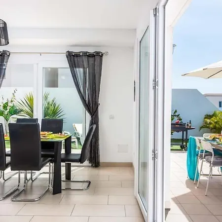 Playa De Fanabe Sleeps 8 Pool Air Con Wifi Villa